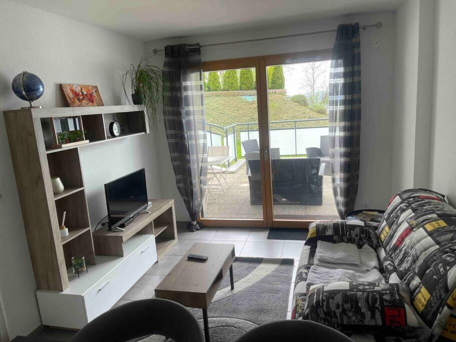 Appartement 4 Personnes Proche Lac Saint Point Montperreux Exterior photo