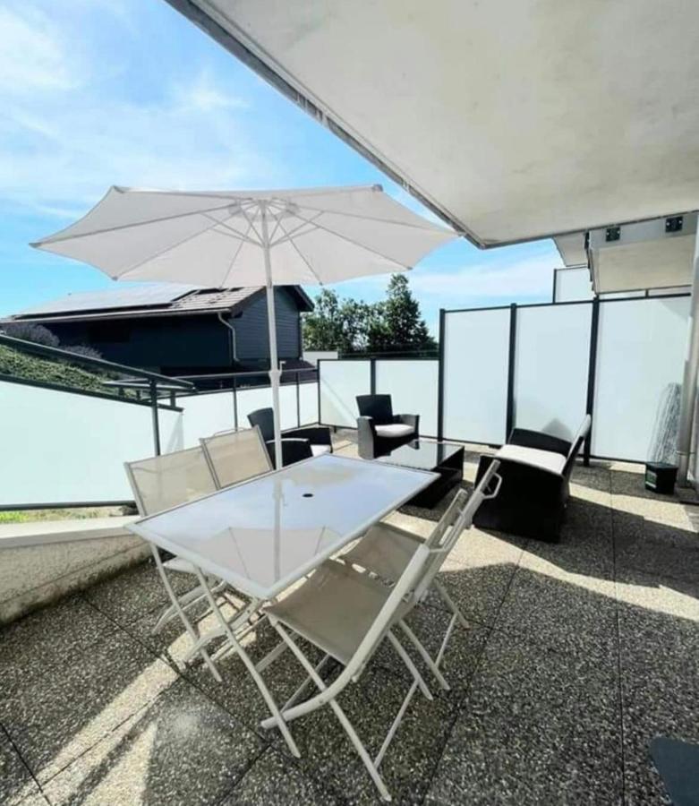 Appartement 4 Personnes Proche Lac Saint Point Montperreux Exterior photo