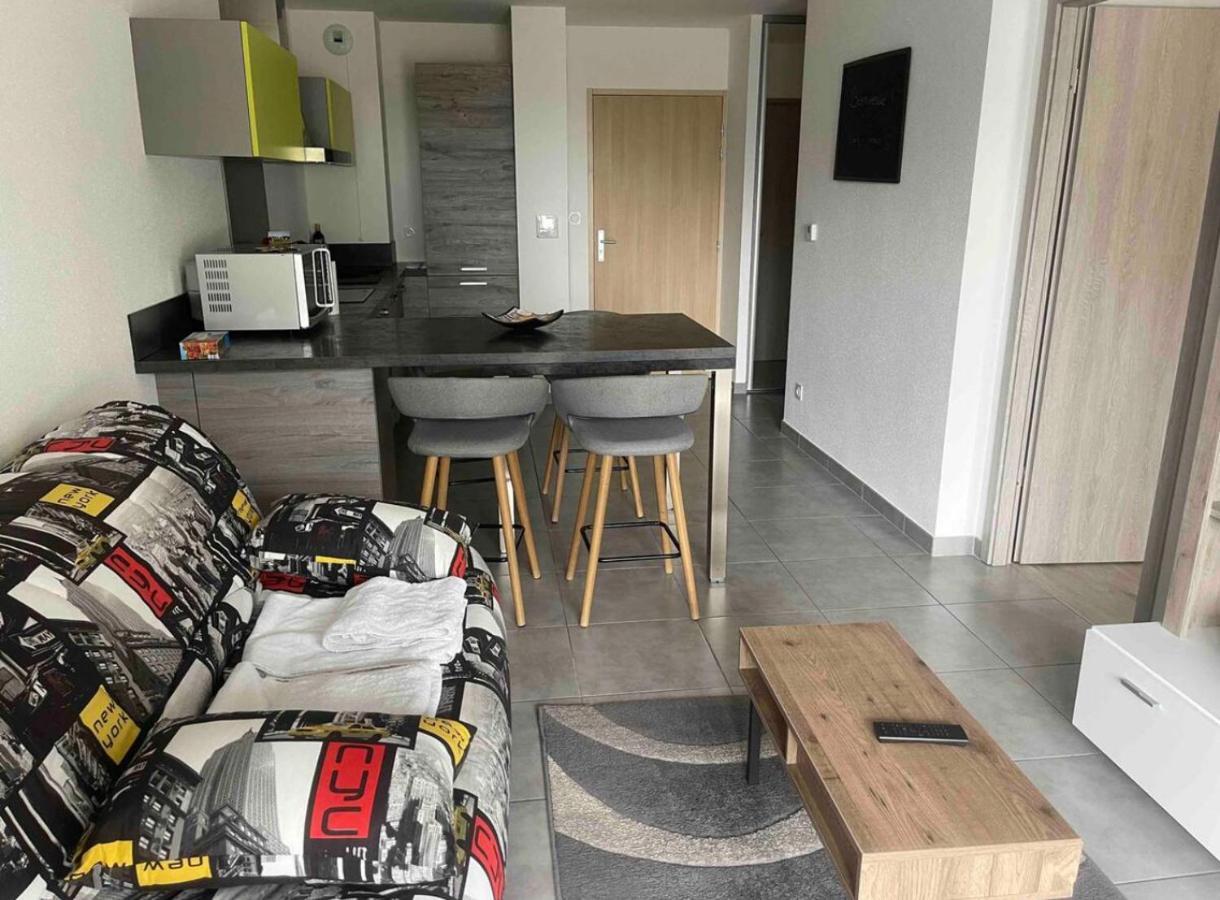 Appartement 4 Personnes Proche Lac Saint Point Montperreux Exterior photo